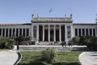 Βροντερό «όχι» στη μετατροπή των μουσείων σε ΝΠΔΔ