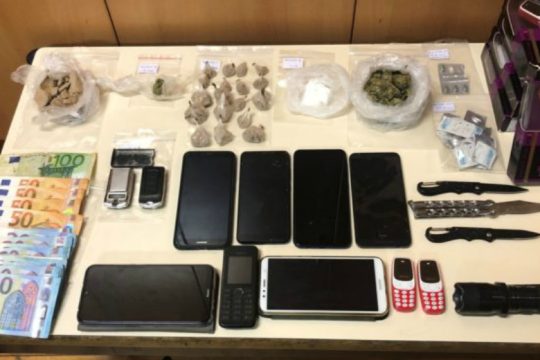 Τροχόσπιτο γεμάτο ναρκωτικά κατάσχεσε η αστυνομία στα Χανιά