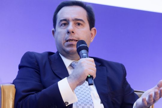 Βρόντηξε το Βροντάδο εναντίον του Μηταράκη