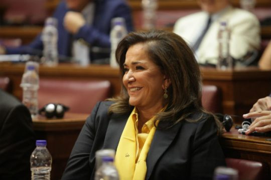 Βολές Μπακογιάννη κατά Τσίπρα για την ελληνο-αμερικάνικη συμφωνία