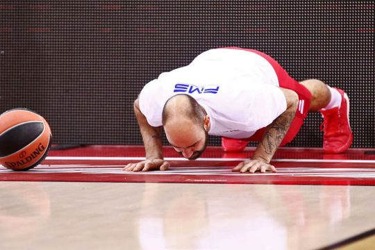 Πρώτα η νίκη μετά το πάρτι