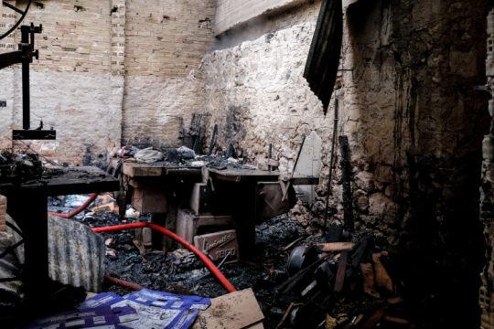 Νεκρός ηλικιωμένος από πυρκαγιά σε εγκαταλελειμμένο κτίριο