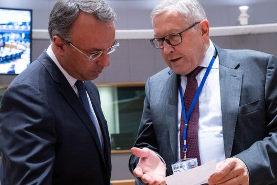 Τα καυτά ραντεβού με τους δανειστές
