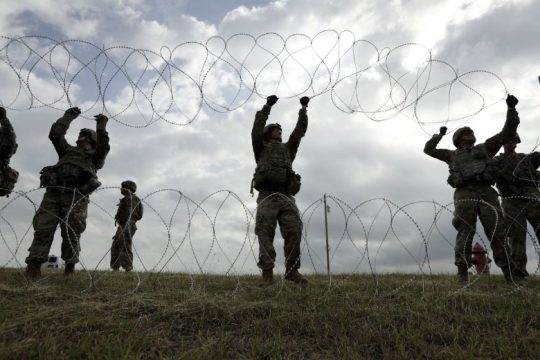 Χιλιάδες Μεξικανούς και Βραζιλιάνους επαναπροωθούν οι ΗΠΑ 