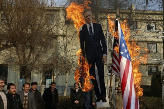 Ζητούν απέλαση του Βρετανού πρέσβη στο Ιράν, συλλήψεις για το ουκρανικό αεροσκάφος