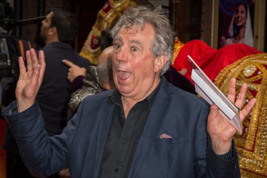 Οι Monty Python αποχαιρετούν τον Τέρι Τζόουνς: Πέθαναν δύο, περιμένουμε άλλους τέσσερις