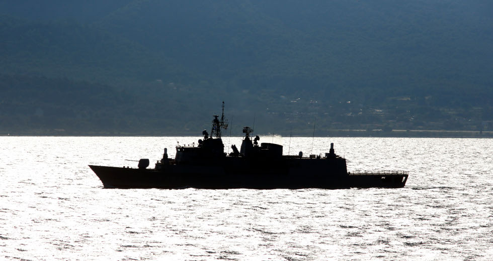 Δύο τουρκικές φρεγάτες ανεβάζουν το θερμόμετρο στη Λιβύη