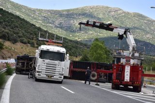 Είμαστε επικίνδυνοι οδηγοί και το πληρώνουμε