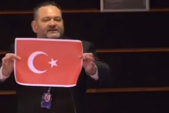 Αποδοκιμασία Λαγού από ΥΠ.ΕΞ., οργή από Τσαβούσογλου