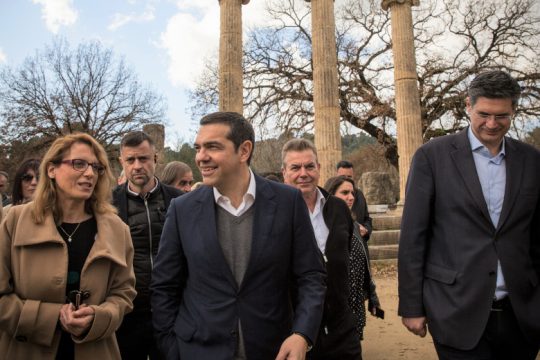 Κόντρα Τσίπρα-Καραμανλή για την Πατρών-Πύργου