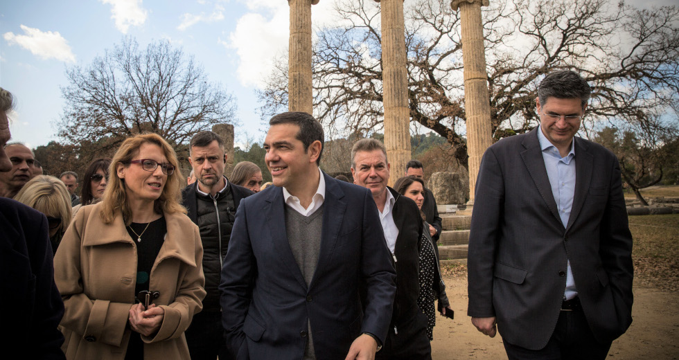 Κόντρα Τσίπρα-Καραμανλή για την Πατρών-Πύργου