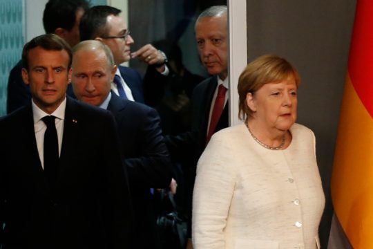 Διάσκεψη Βερολίνου: Σχέδια, προσδοκίες και απειλές για τη Λιβύη