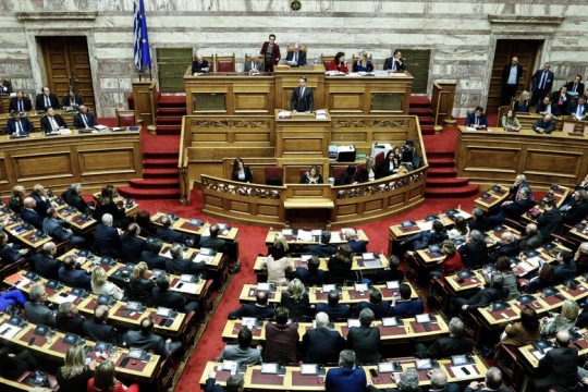 Η δημοκρατία δεν είναι αχρείαστη πολυτέλεια