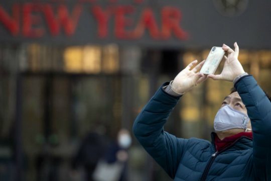 Νοσοκομείο 1000 κλινών σε χρόνο ρεκόρ κατασκευάζουν στη Γουχάν