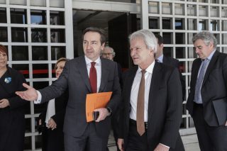 Πηγαινέλα Ν.Δ. και ΚΙΝ.ΑΛΛ. για να ξεχαστεί το σκάνδαλο Novartis