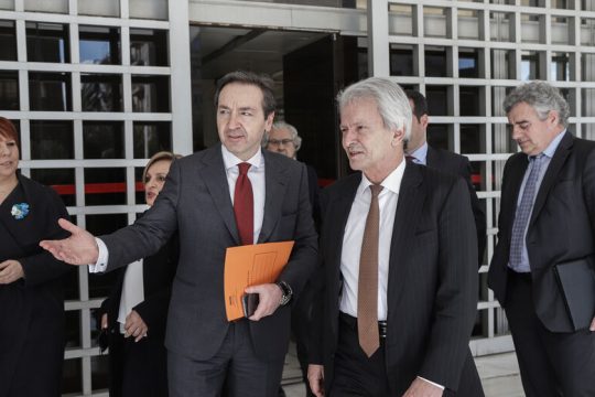 Πηγαινέλα Ν.Δ. και ΚΙΝ.ΑΛΛ. για να ξεχαστεί το σκάνδαλο Novartis