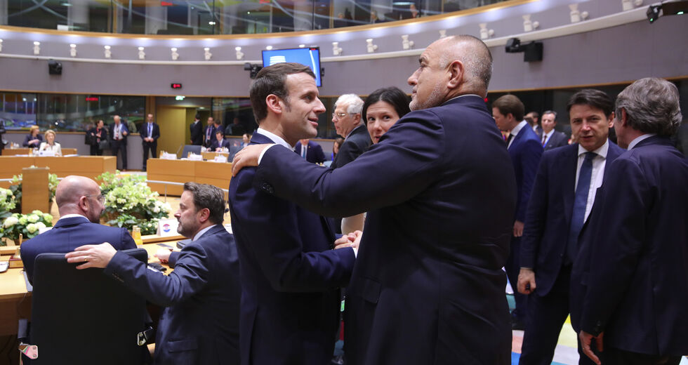 Ολονύκτιες διαπραγματεύσεις για τον ευρω-προϋπολογισμό