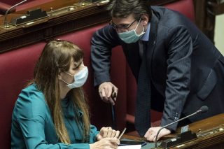 Ιός και φόβος κατηφορίζουν προς τον Νότο