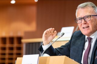«Κάθε εργαζόμενος αξίζει ένα αξιοπρεπές βιοτικό επίπεδο»