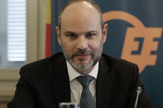 Πράσινο φως για αύξηση κατώτατου μισθού