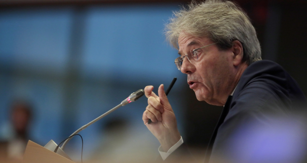 Σε αναπτυξιακή… εγκράτεια Ε.Ε. και ευρωζώνη
