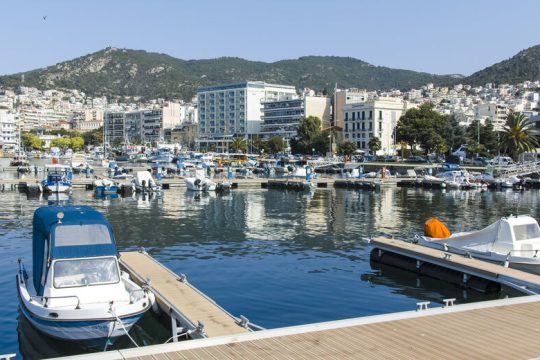 Περίεργες αλλαγές όρων για τα περιφερειακά λιμάνια