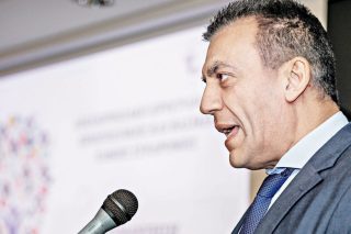 Διογκώνονται και πάλι οι εκκρεμείς συντάξεις