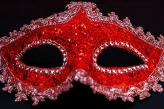 Bal masqué με προστατεύομενους μάρτυρες