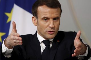 Αγώνας δρόμου επί… Μακρόν για τις συντάξεις