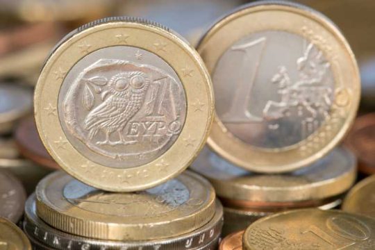 Πρωταθλήτρια η Ελλάδα σε μείωση μισθών και αύξηση ανισοτήτων