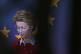 Αντιδράσεις για το στούντιο της Φον ντερ Λάιεν