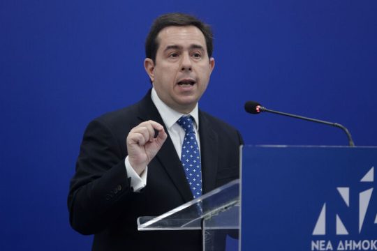 Διαρκής αιφνιδιασμός και μόνιμη ασυνεννοησία