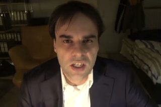 Να ζει κανείς με νεοναζί;