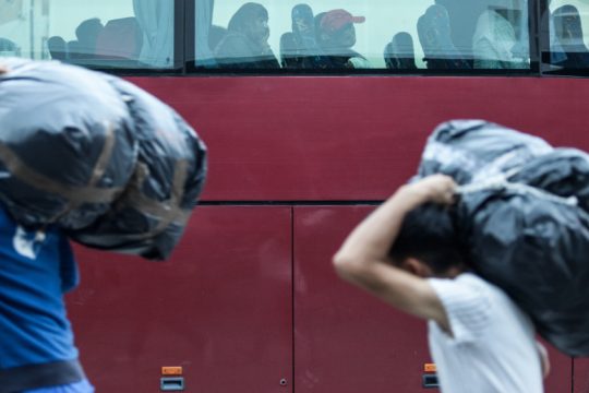 Ελλείψεις στους χώρους κράτησης του Πειραιά