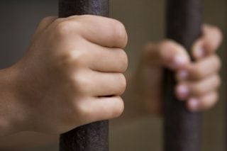 «ΦΥΛΑΚΕΣ Α.Ε.»: Το κυβερνητικό σχέδιο για σωφρονιστικές μπίζνες
