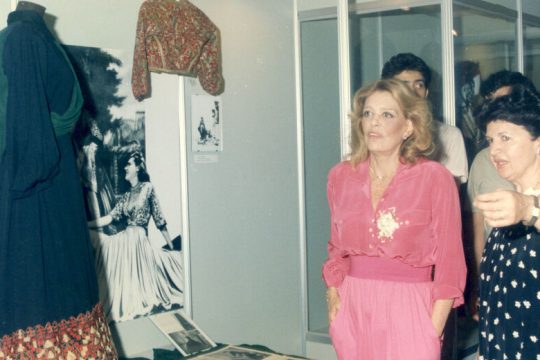 Εκθεση με ενδύματα της Μελίνας Μερκούρη