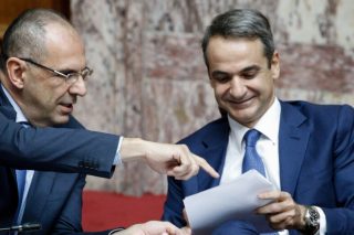 Συνεχίζεται το «σόου» με διπλή… στόχευση