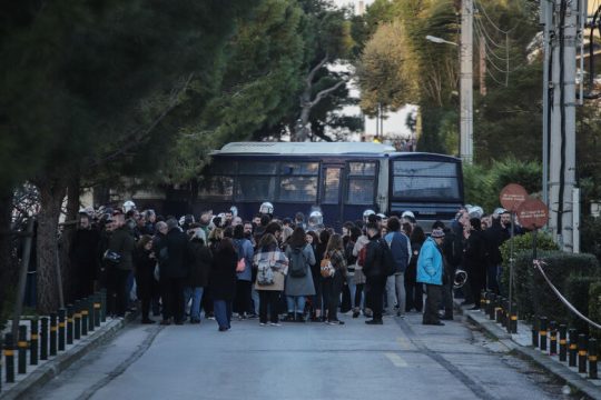 Μεγάλη κινητοποίηση του ΠΑΜΕ στο Καβούρι