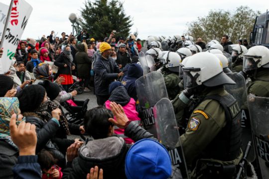 Ποιον εξυπηρετεί η ένταση στα νησιά