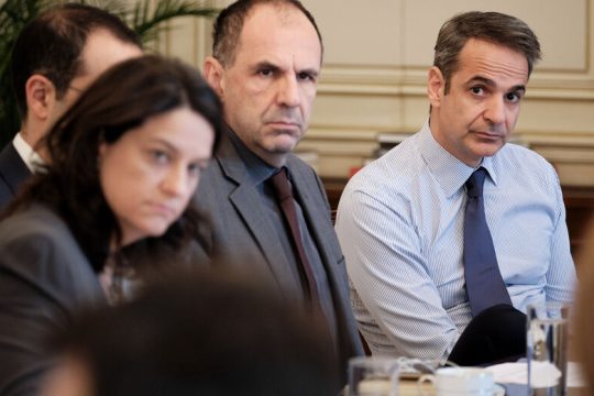 Σε αχαρτογράφητα νερά η οικονομία