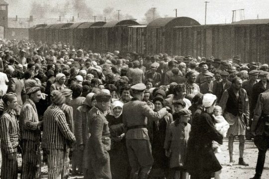 To Αουσβιτς και τα αυτονόητα παραλειπόμενα…