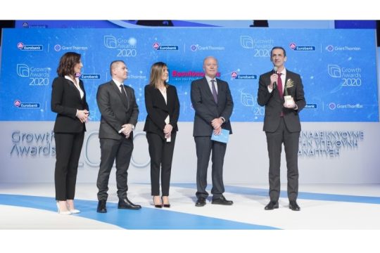 Με τους ανθρώπους μας και τους πελάτες μας, προσφέρουμε στην Κοινωνία και το Περιβάλλον