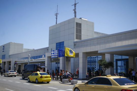Άσκηση ετοιμότητας για τον κορονοϊό στο «Ελ. Βενιζέλος» και στο «Σωτηρία»