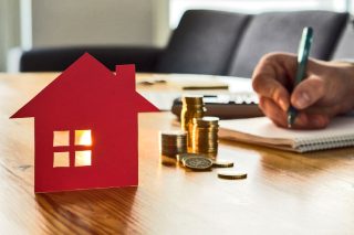 Ρυθμίσεις αντί πλειστηριασμών επιλέγουν οι τράπεζες