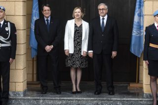 Το «τρύπιο» στάτους κβο