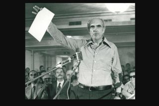 Έθεσε εαυτόν εκτός Κινήματος