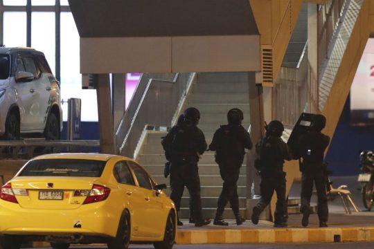 Νεκρός από πυρά της αστυνομίας ο δράστης της σφαγής στην Ταϊλάνδη