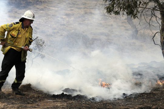 Ο κυκλώνας Ντάμιεν έσβησε φωτιές και προκάλεσε πλημμύρες στην Αυστραλία