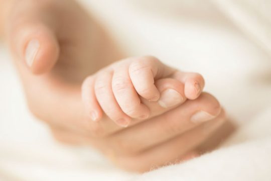 Πιλοτική εφαρμογή της νέας διαδικασίας δήλωσης γέννησης σε 15 μαιευτήρια