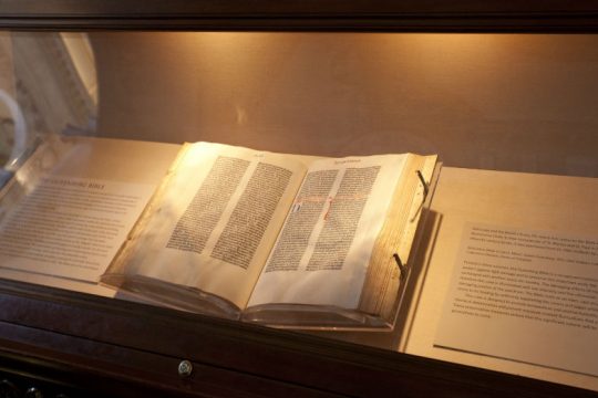 570 χρόνια από τη Βίβλο του Γουτεμβέργιου